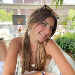 Meet your Posher, Ava